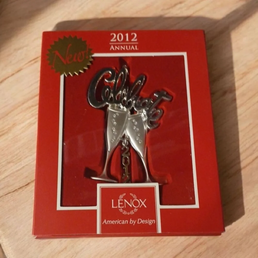 Lenox "2012" Celebrate Ornament - Picture 1 of 5